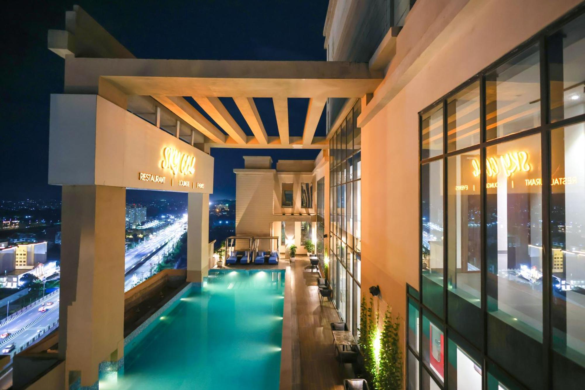 Rhythm Gurugram Hotel & Suites, Sohna Road Gurgaon Exterior photo