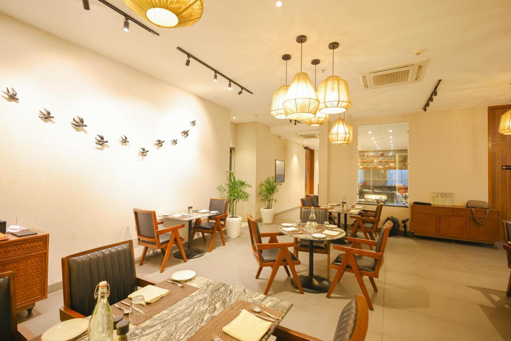 Rhythm Gurugram Hotel & Suites, Sohna Road Gurgaon Exterior photo