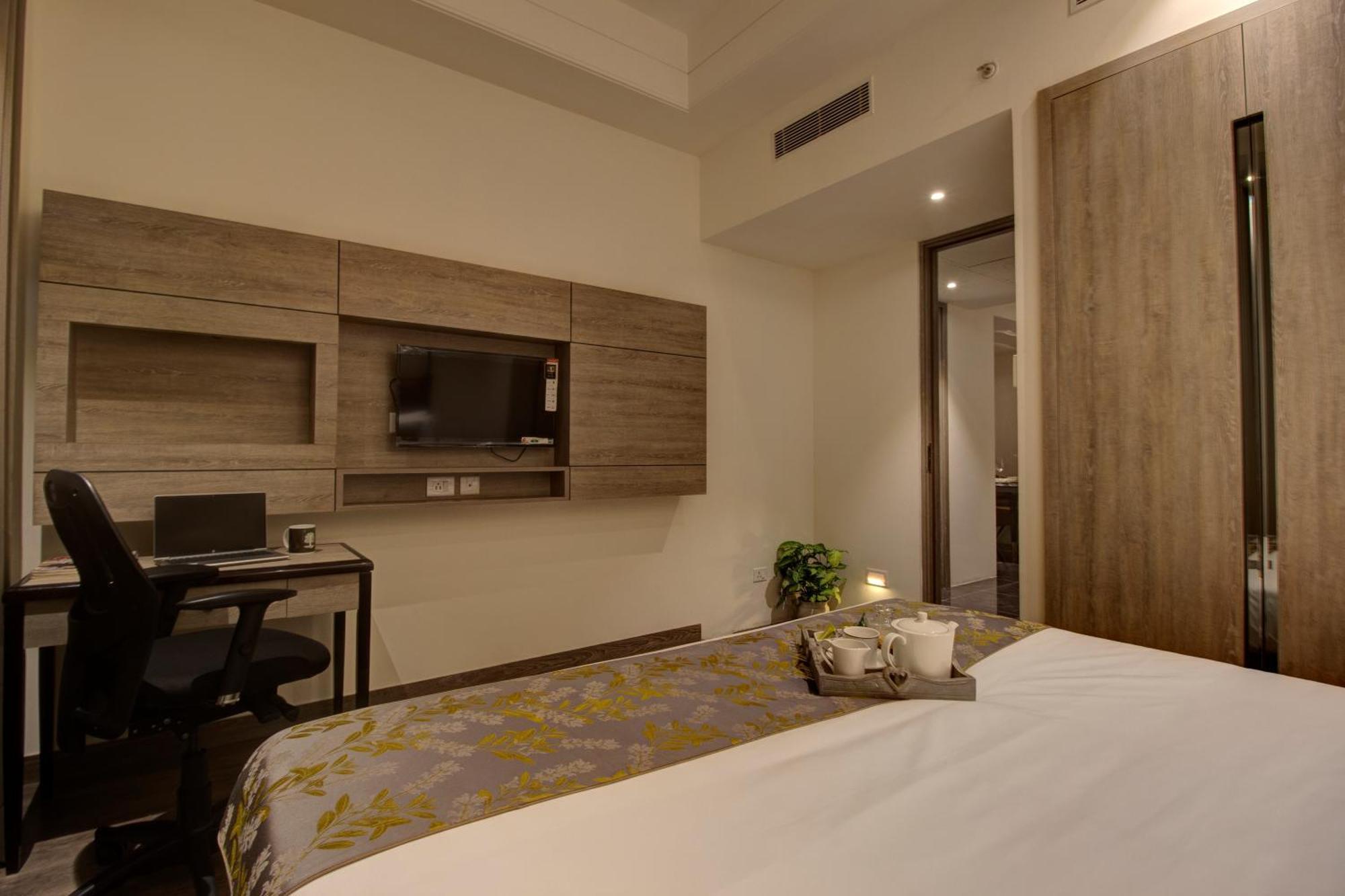 Rhythm Gurugram Hotel & Suites, Sohna Road Gurgaon Exterior photo