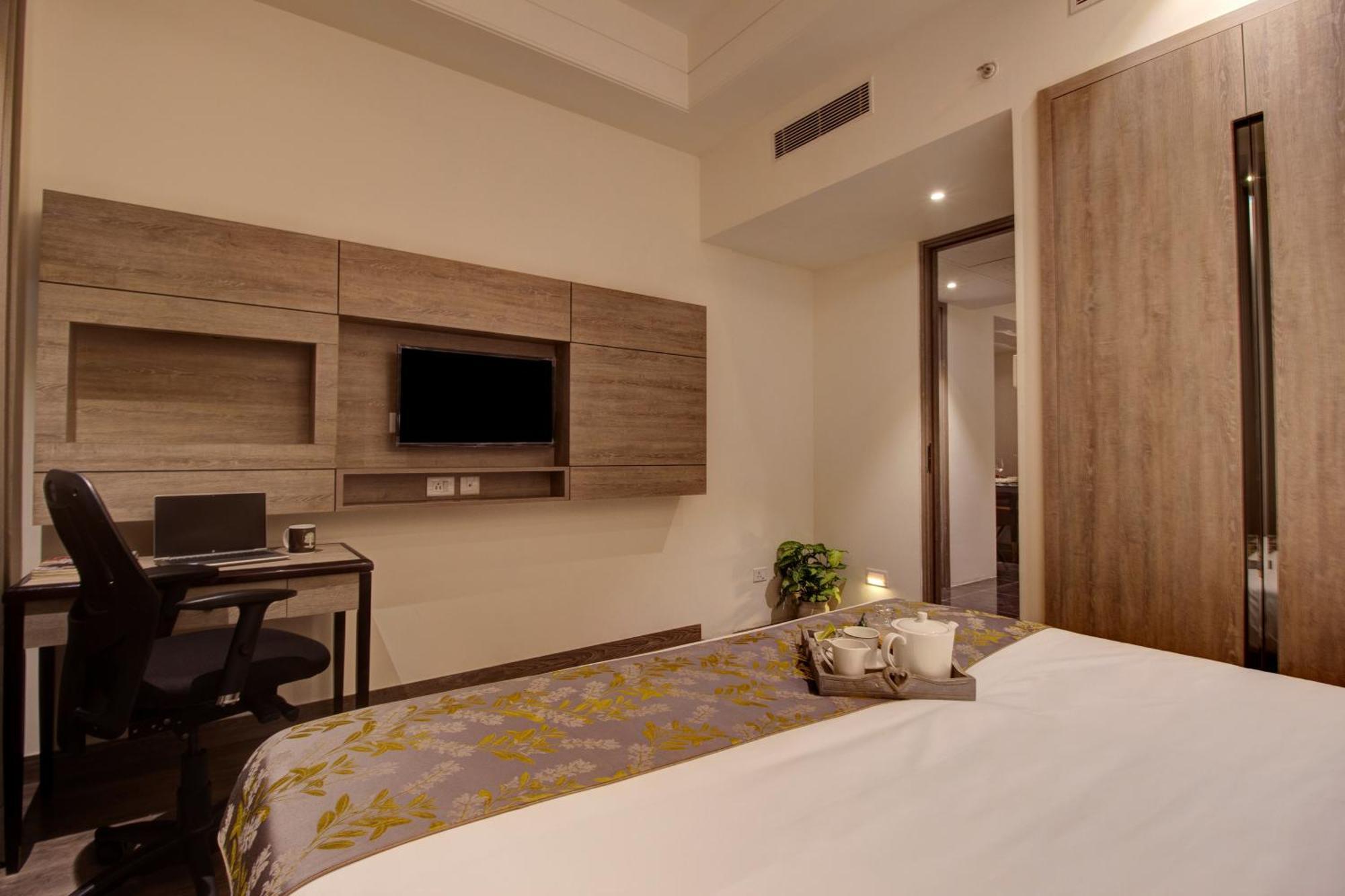 Rhythm Gurugram Hotel & Suites, Sohna Road Gurgaon Exterior photo