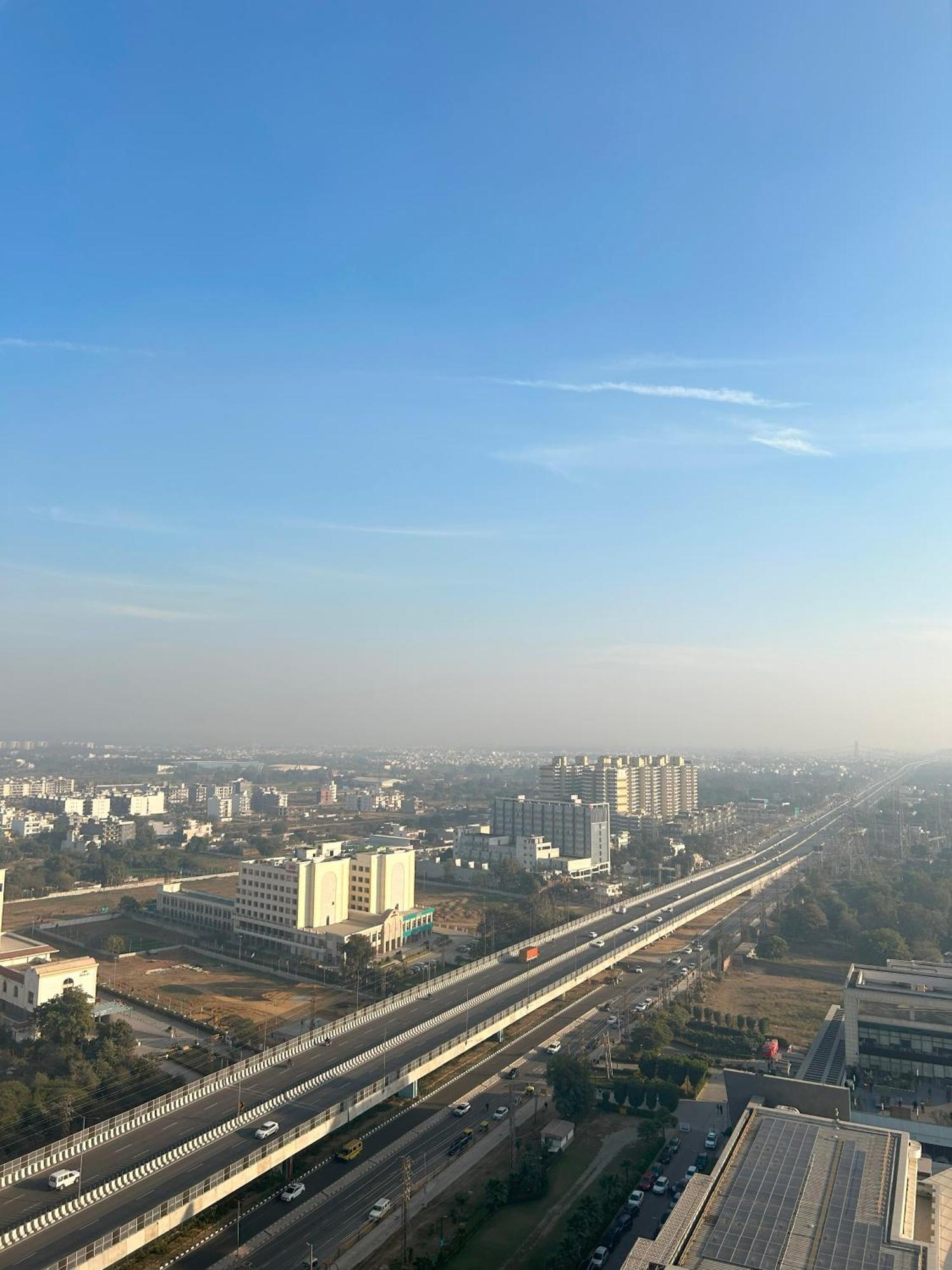 Rhythm Gurugram Hotel & Suites, Sohna Road Gurgaon Exterior photo