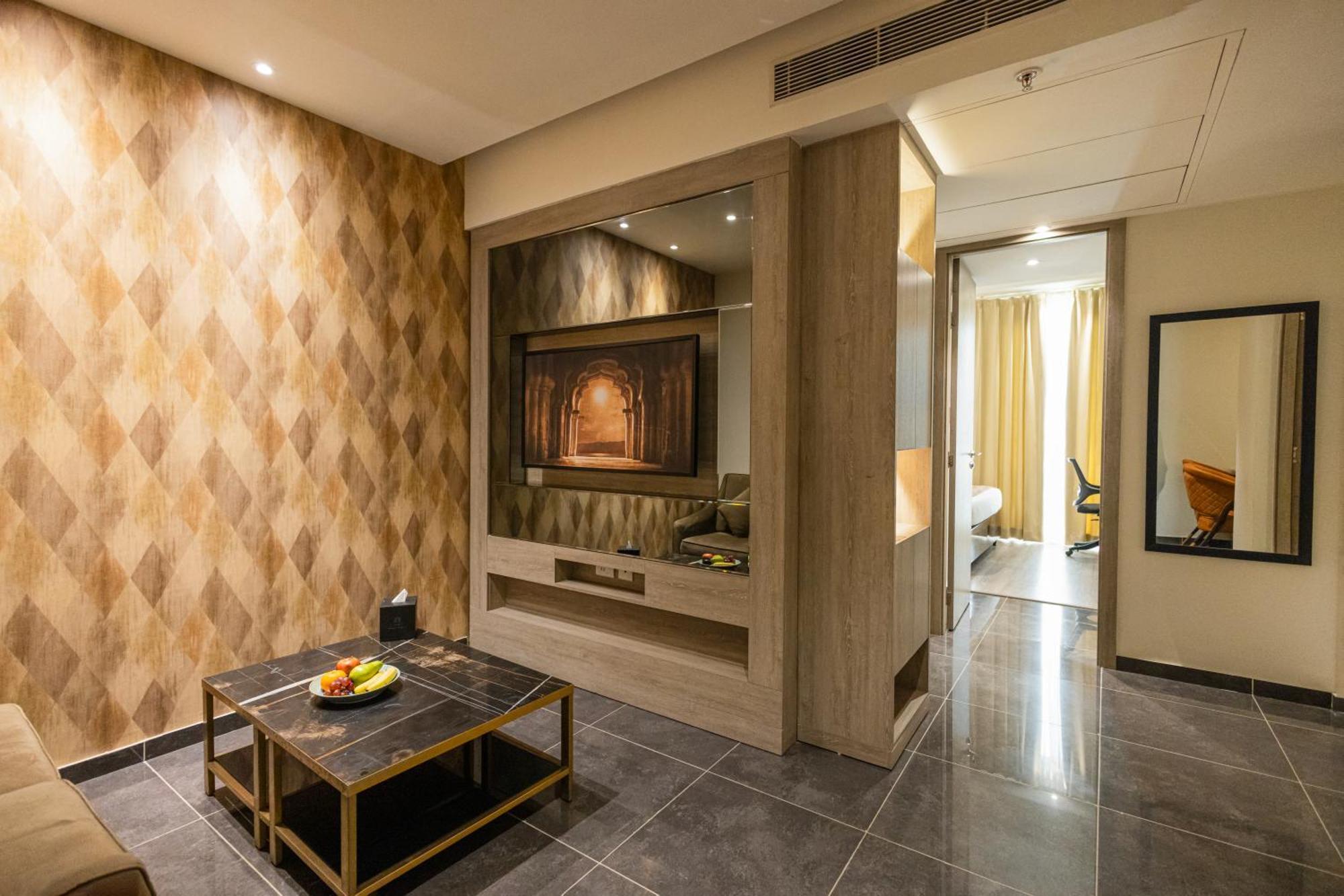 Rhythm Gurugram Hotel & Suites, Sohna Road Gurgaon Exterior photo